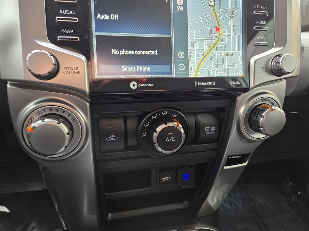 Vehicle image 16 of 20