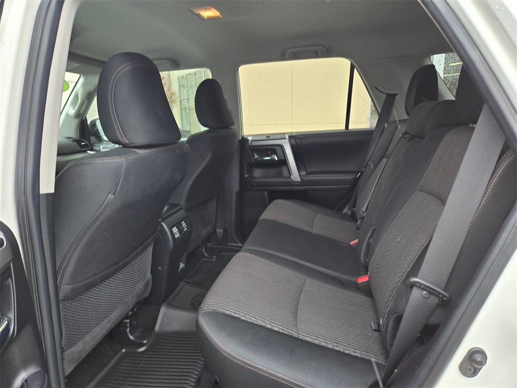 Vehicle image 10 of 20