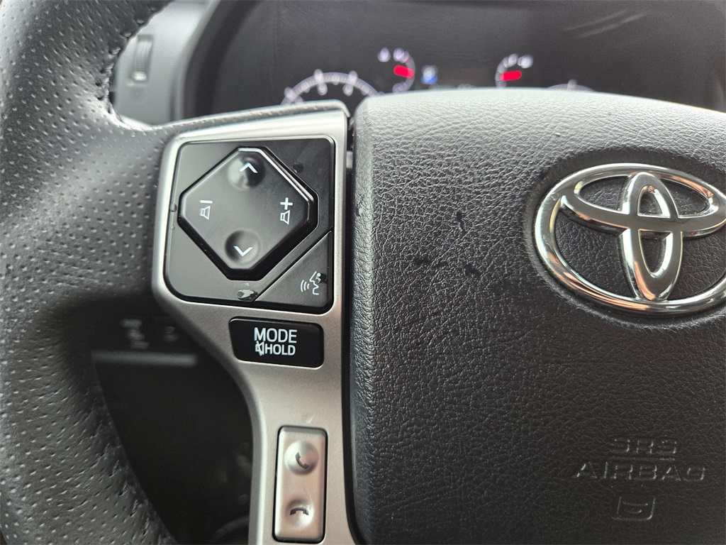 Vehicle image 18 of 20