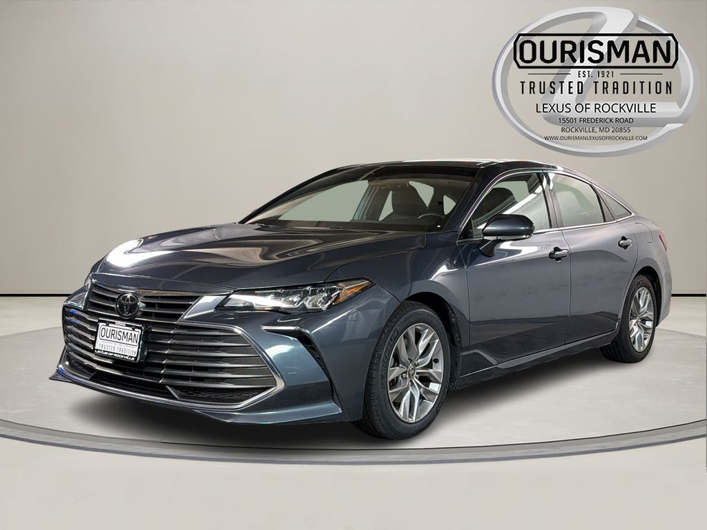 2022 Toyota Avalon XLE Image 1 of 31
