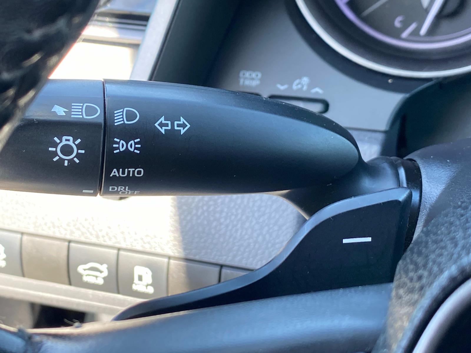 Vehicle image 17 of 22