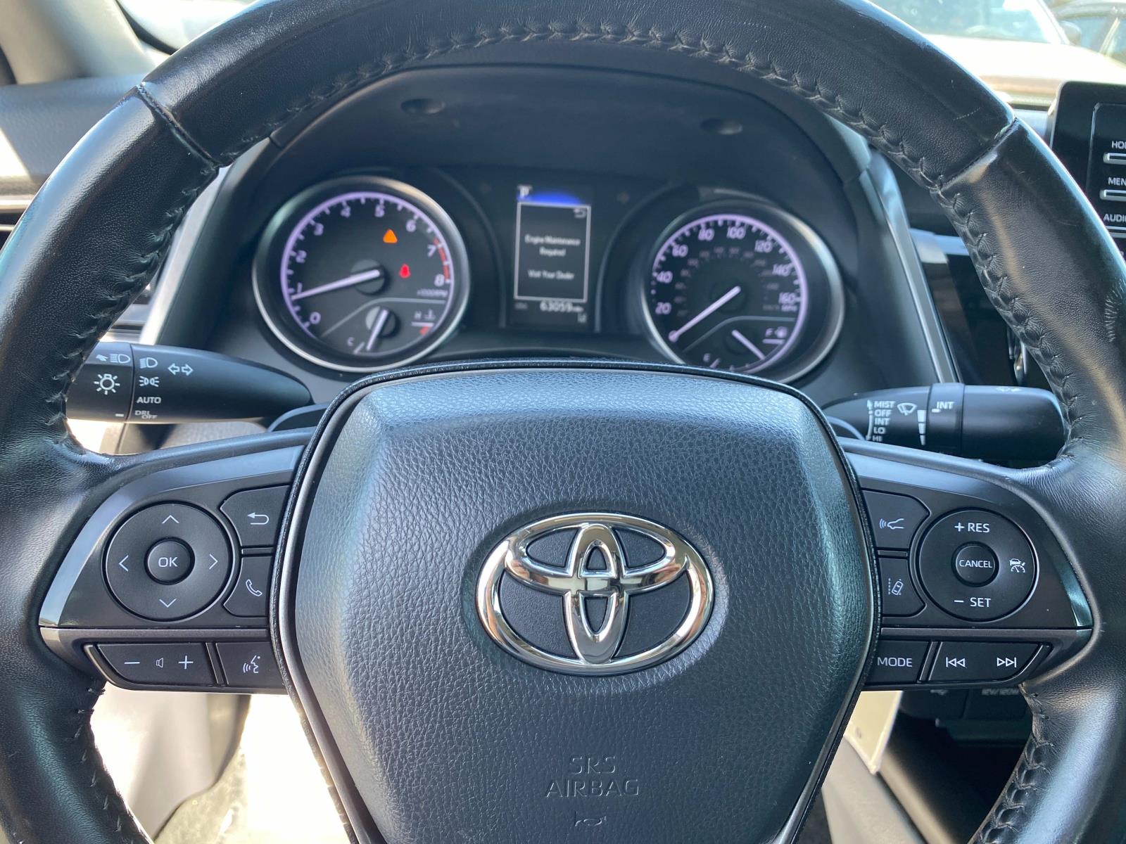 Vehicle image 13 of 22
