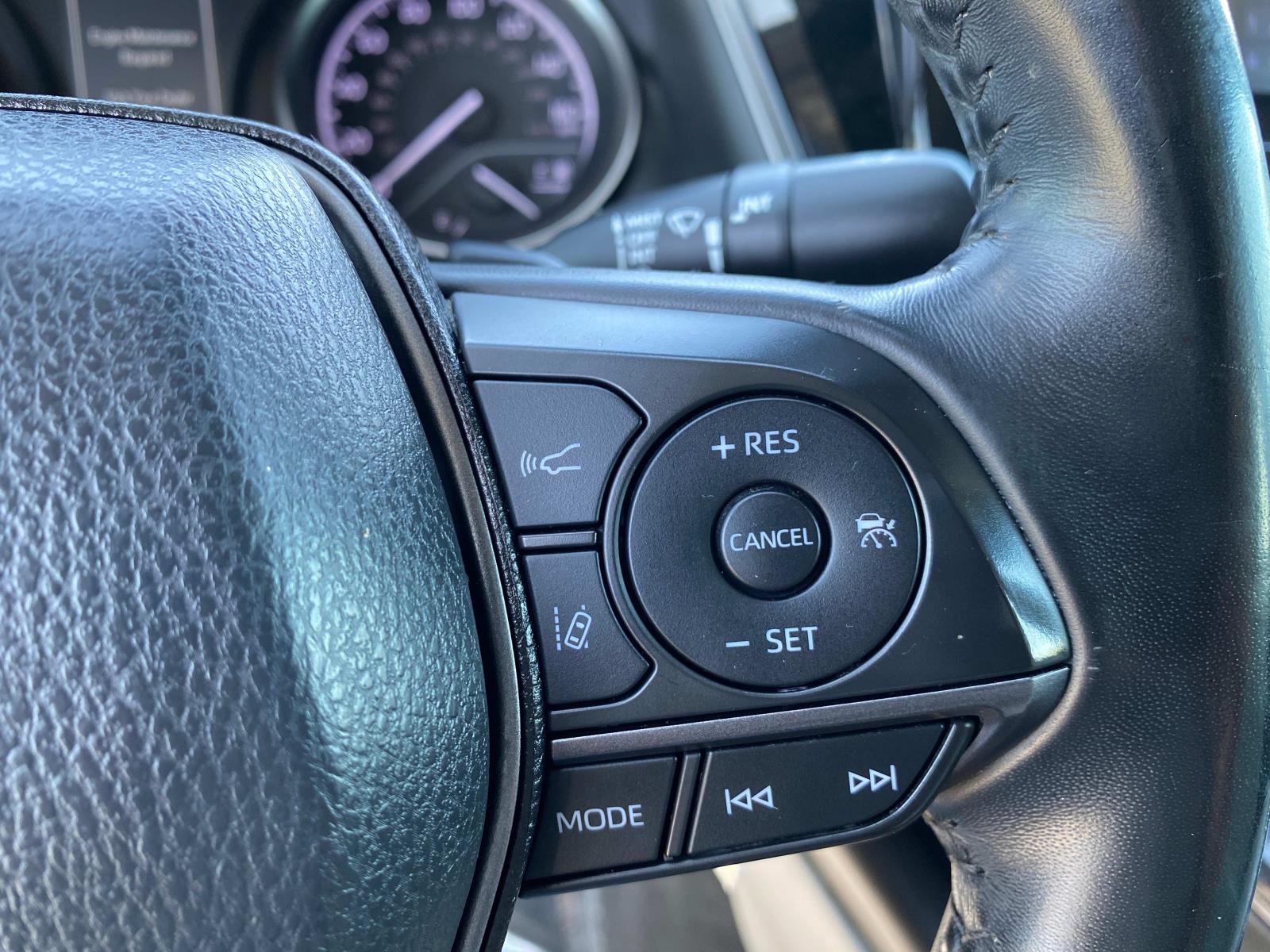 Vehicle image 15 of 22