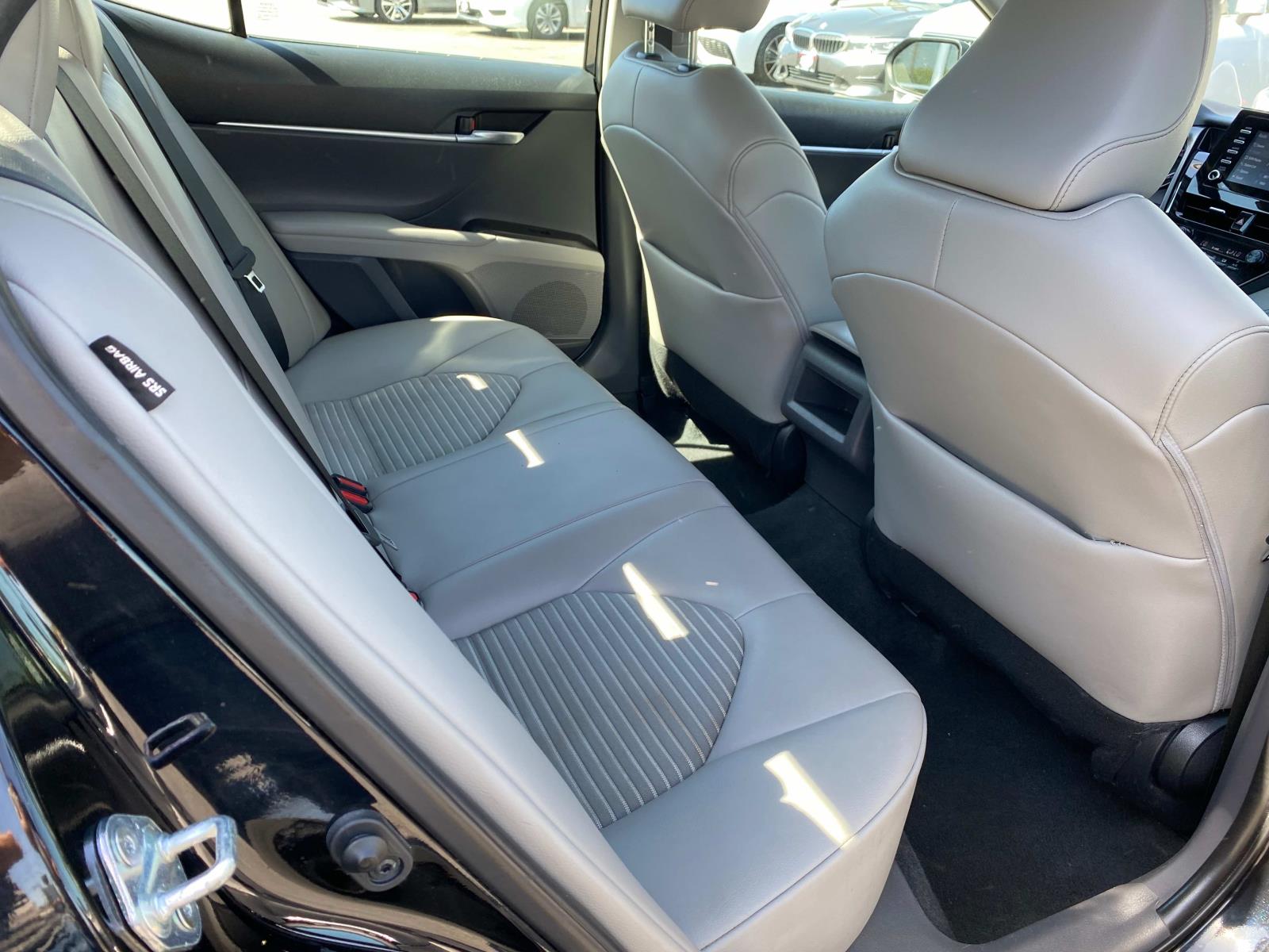 Vehicle image 20 of 22