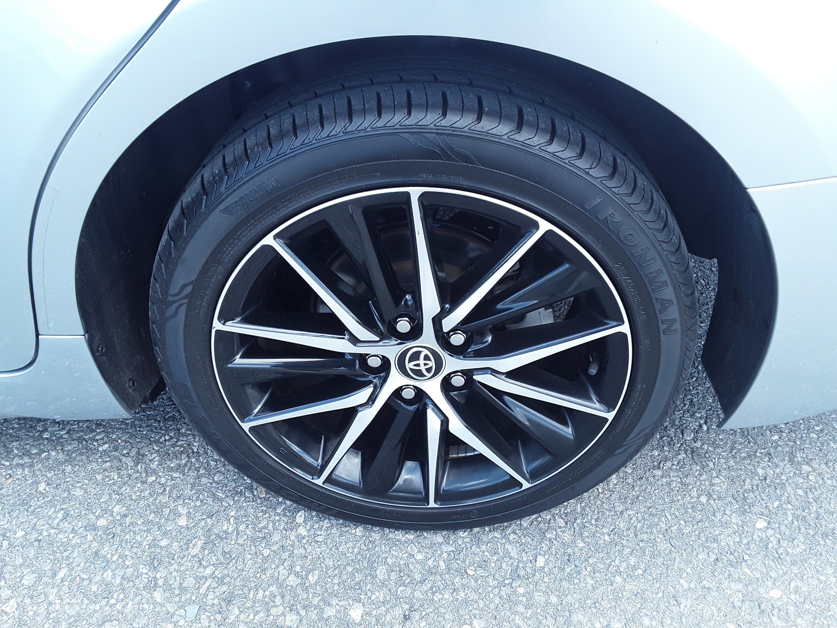 Vehicle image 12 of 22