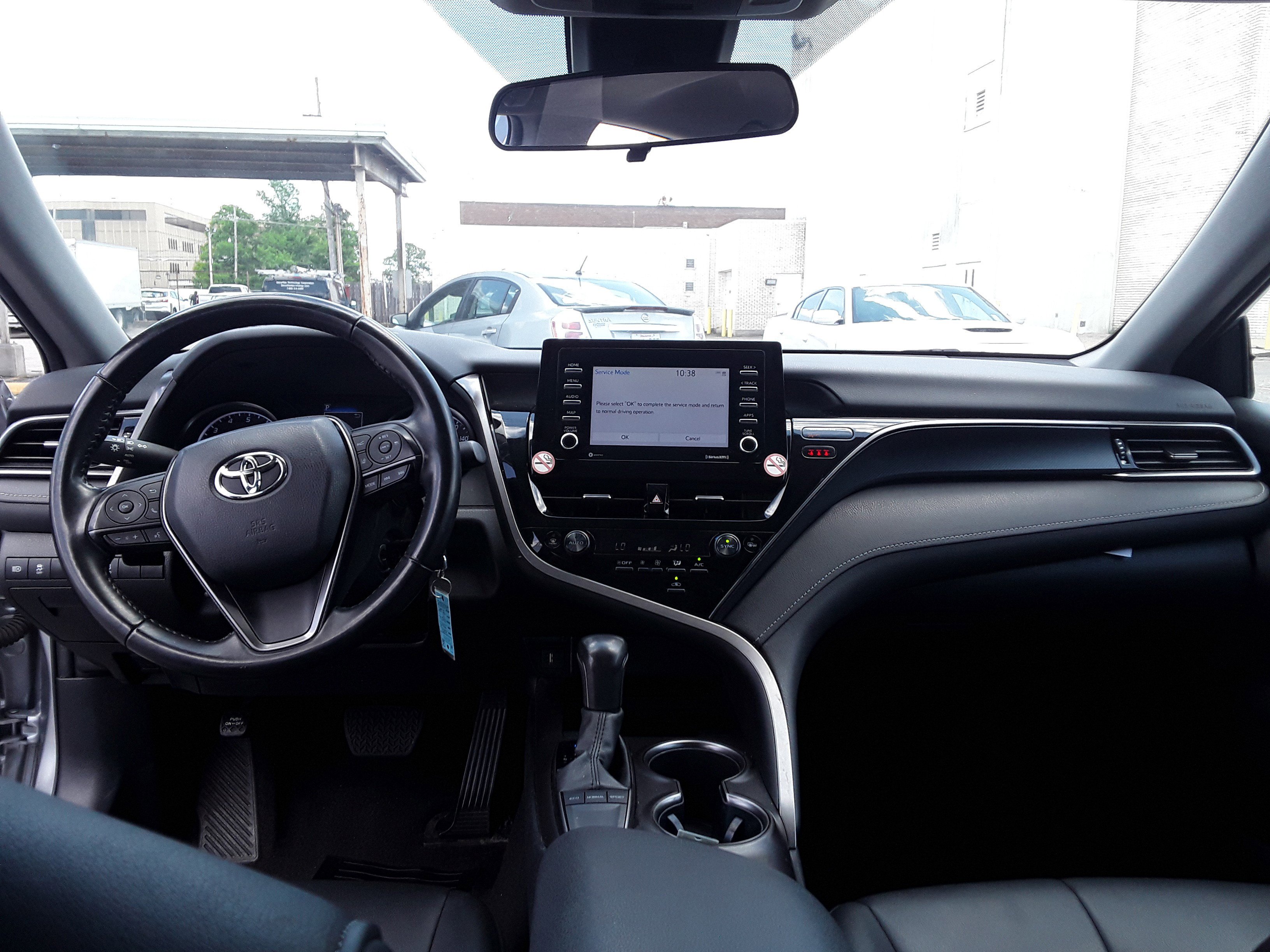 Vehicle image 11 of 22
