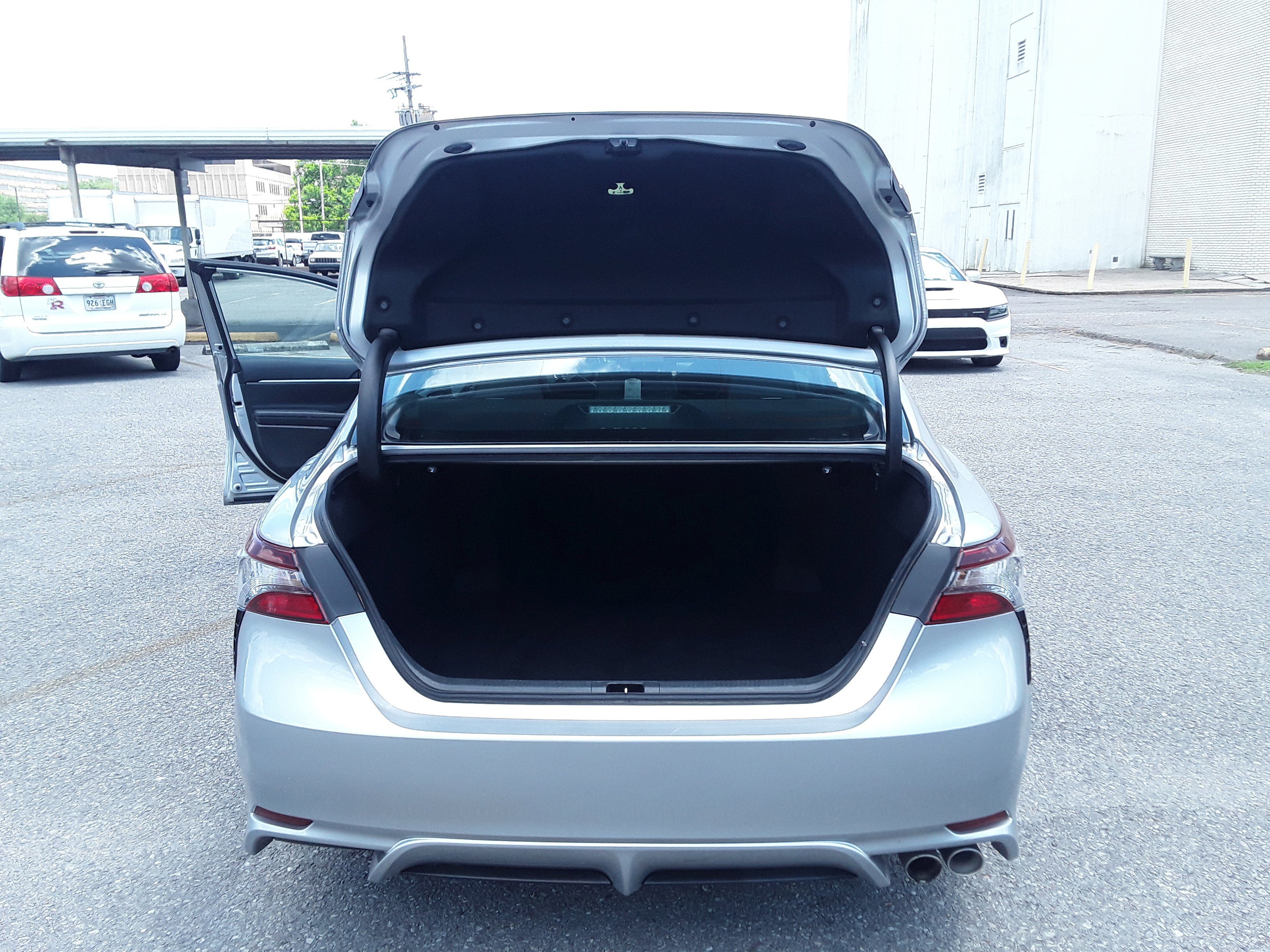Vehicle image 7 of 22