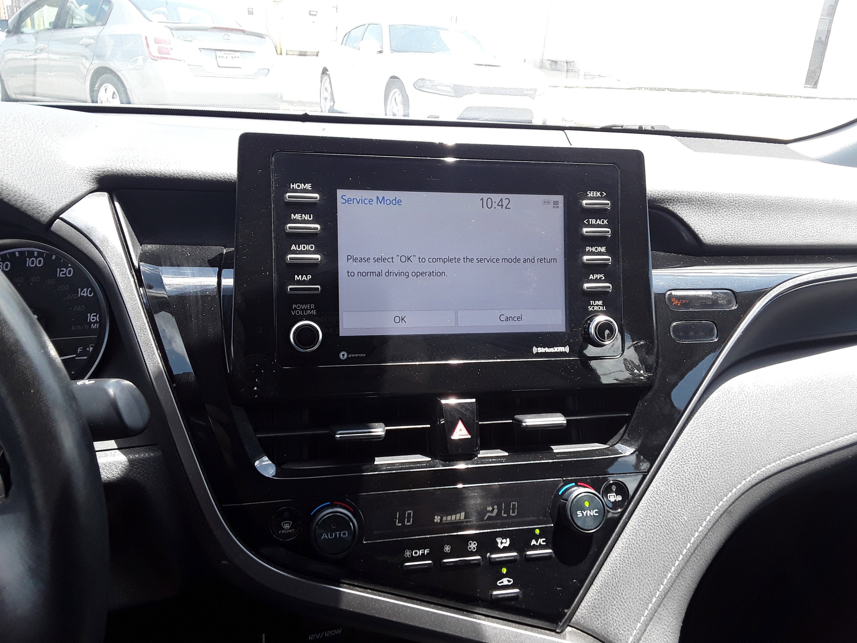 Vehicle image 17 of 22
