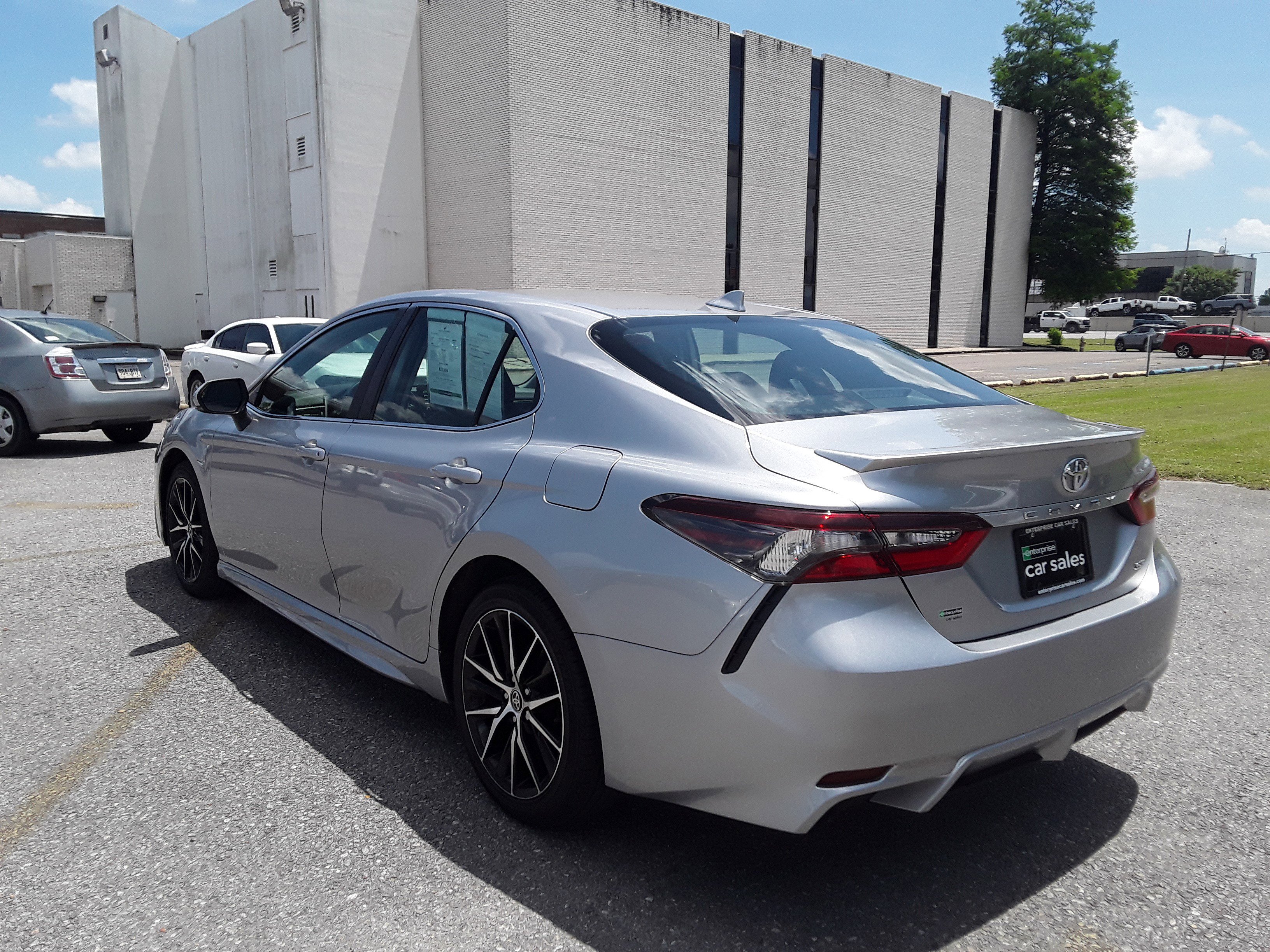 Vehicle image 6 of 22