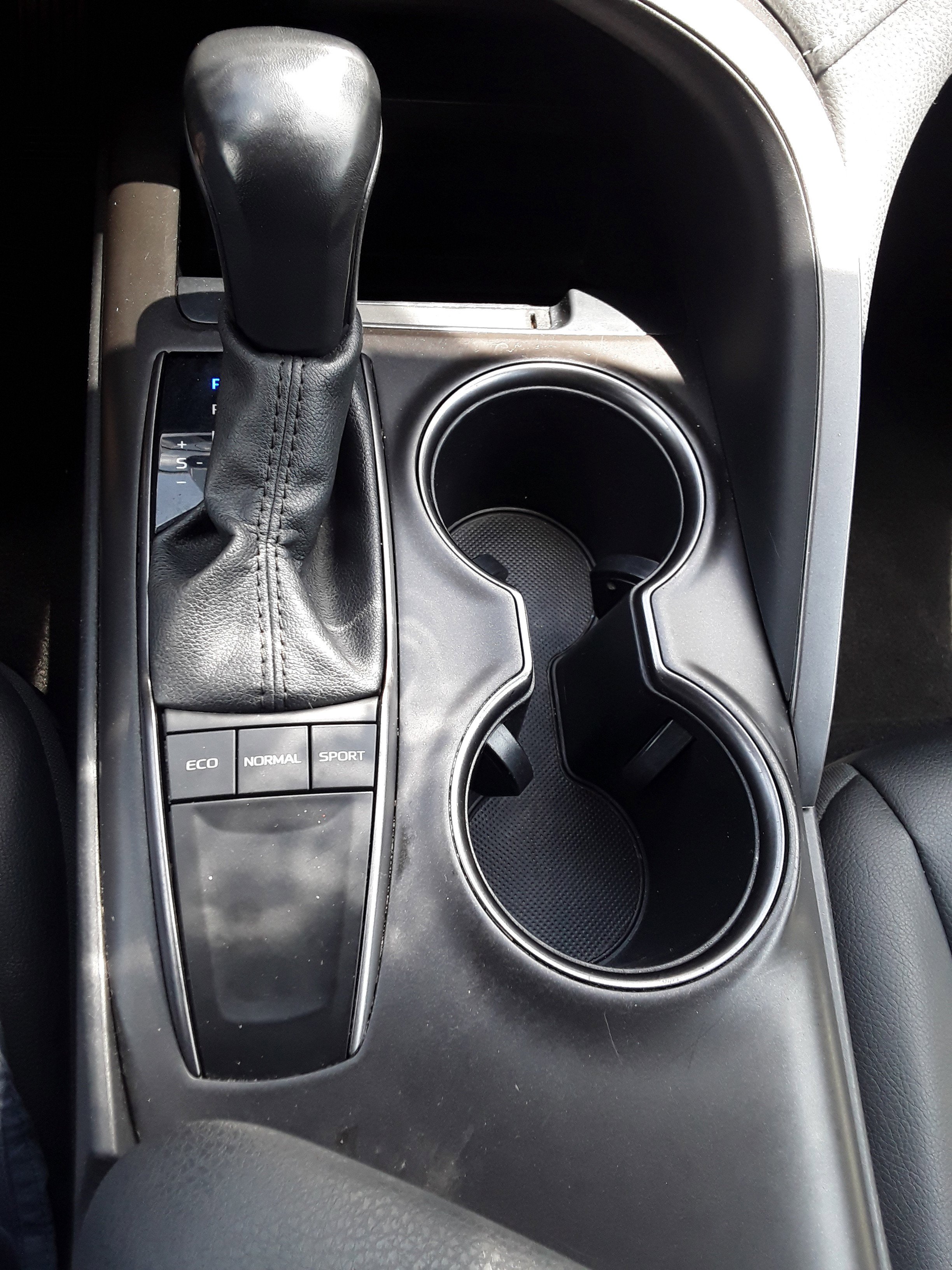Vehicle image 18 of 22