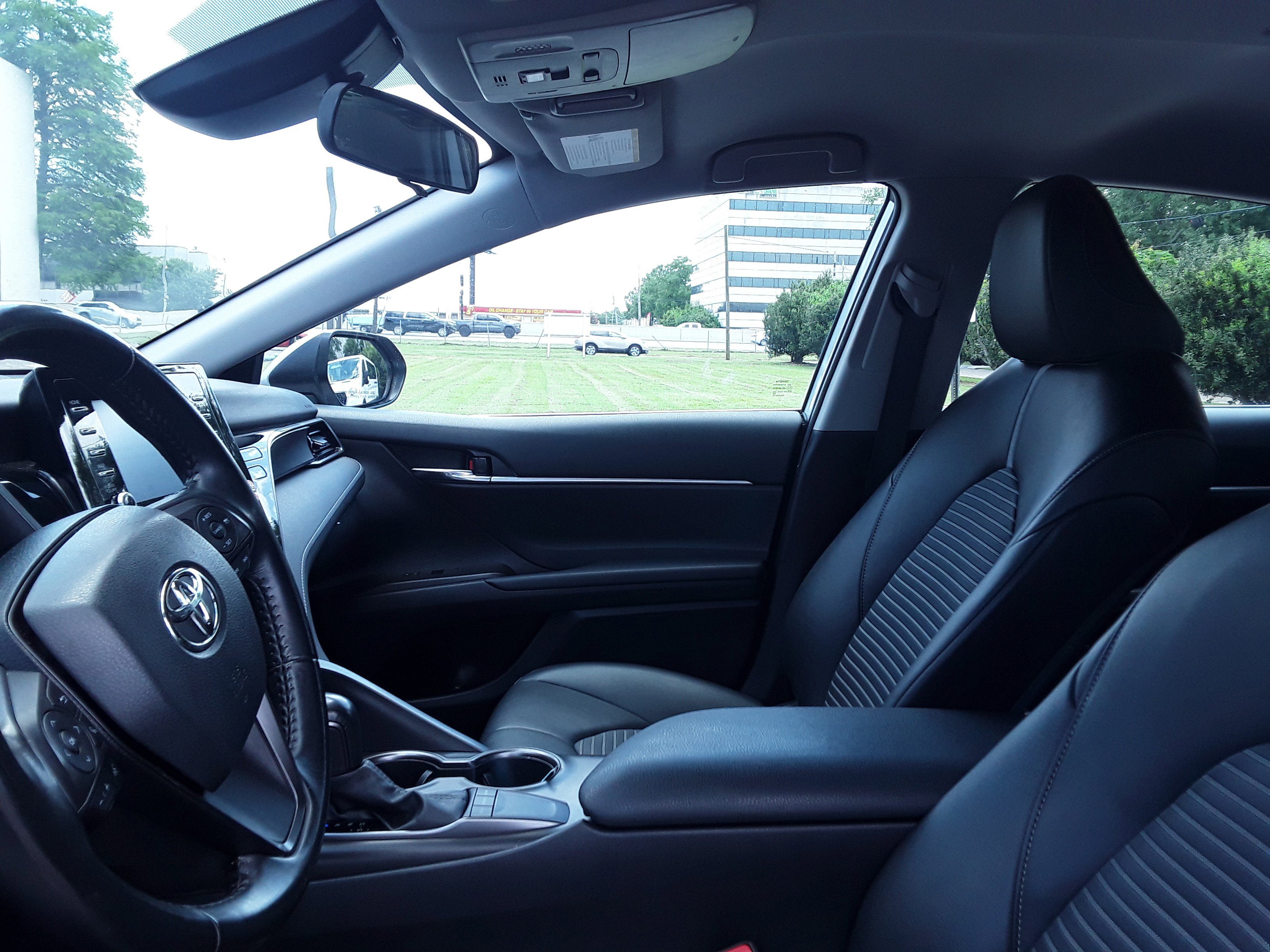 Vehicle image 9 of 22