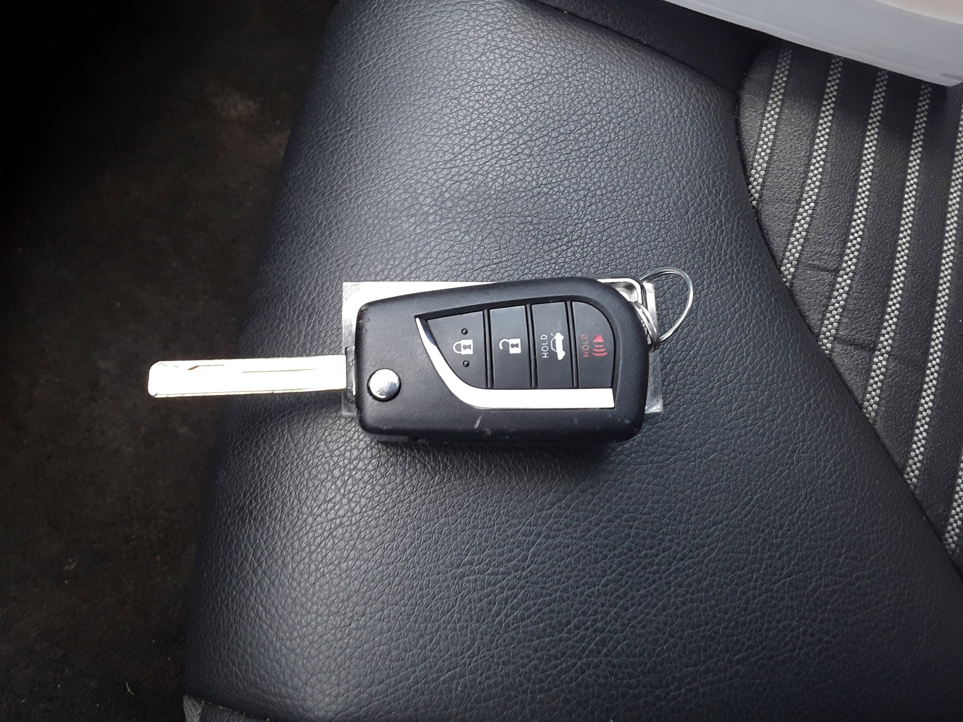 Vehicle image 14 of 22