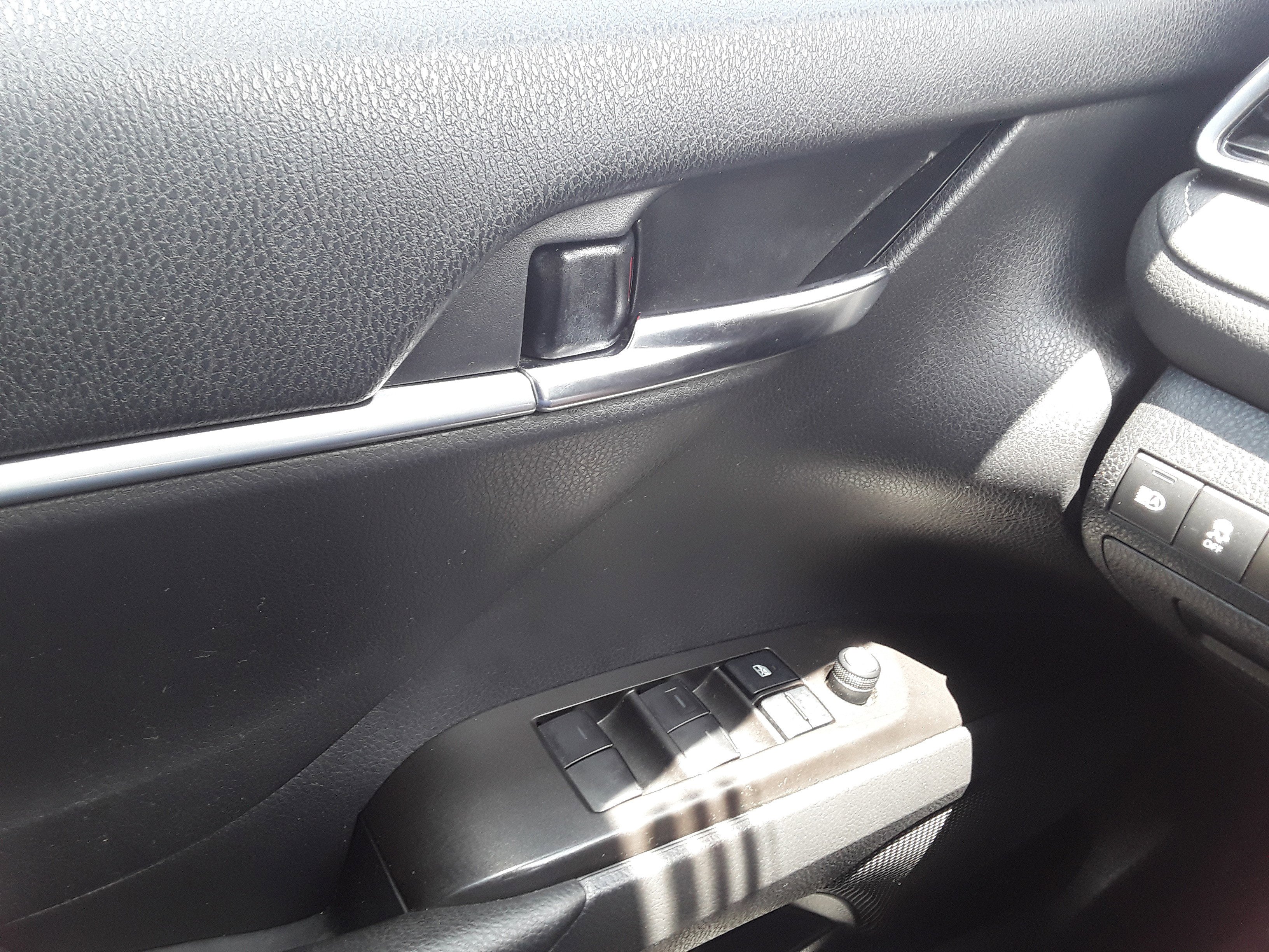 Vehicle image 21 of 22
