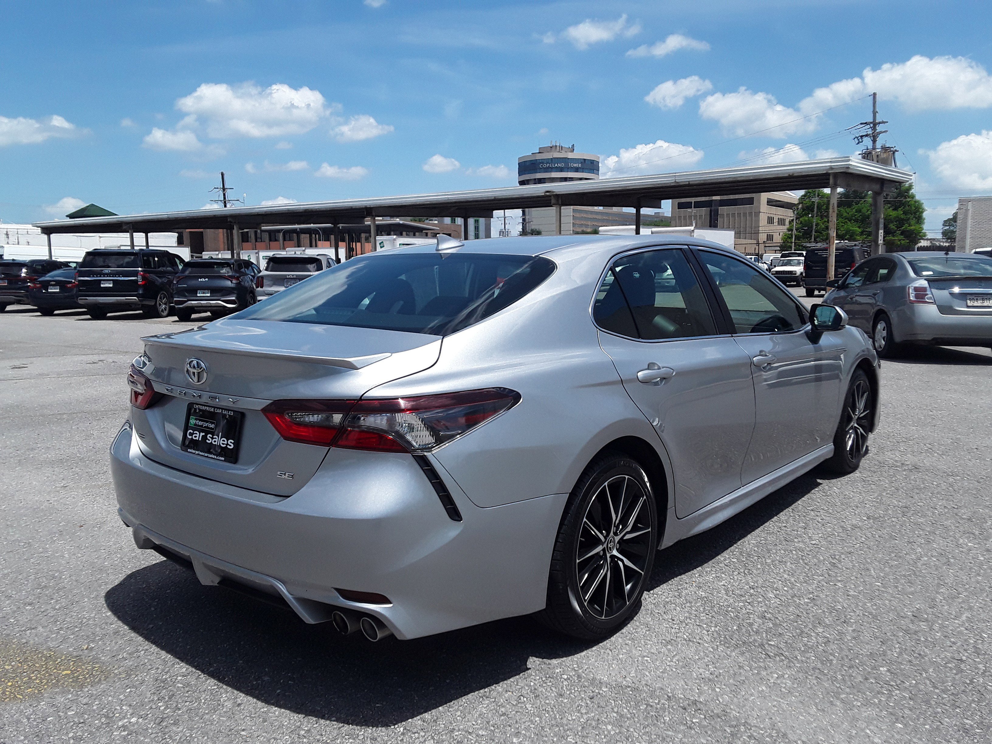 Vehicle image 4 of 22