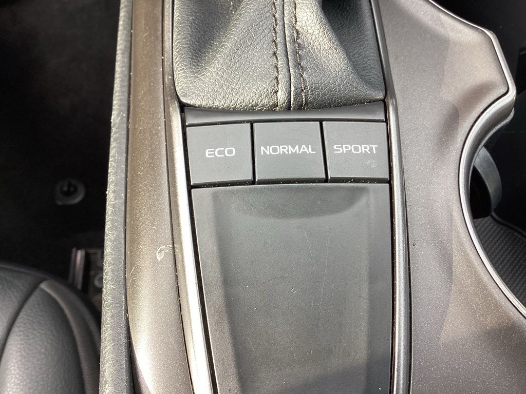Vehicle image 29 of 33