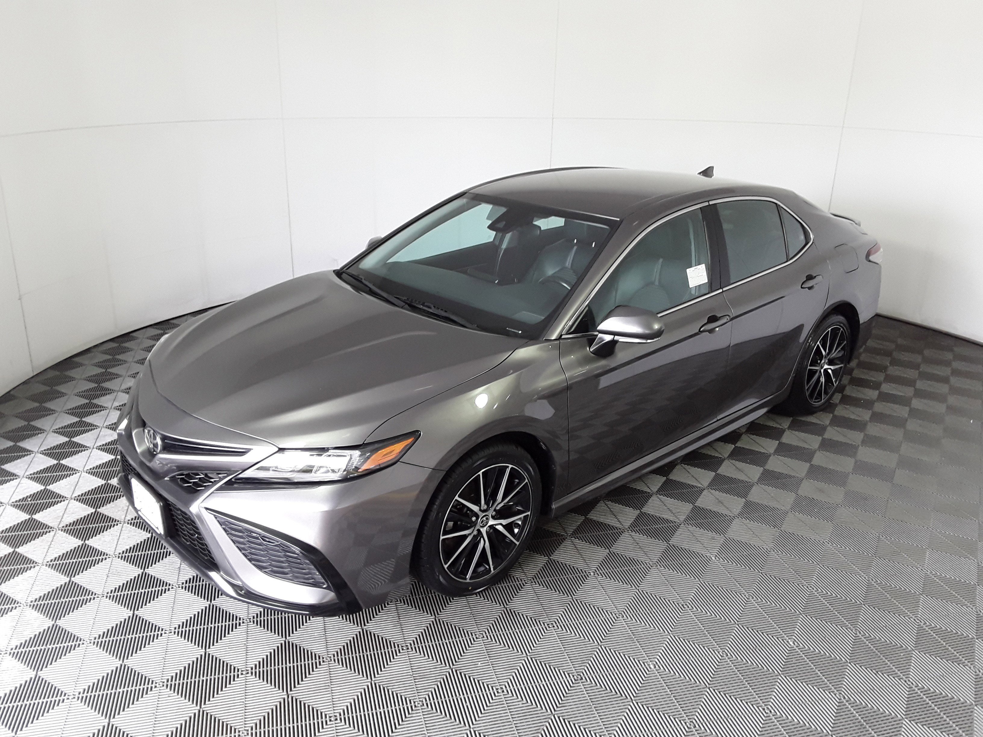 Vehicle image 2 of 21