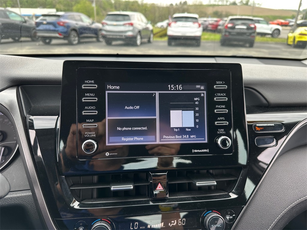 Vehicle image 17 of 32