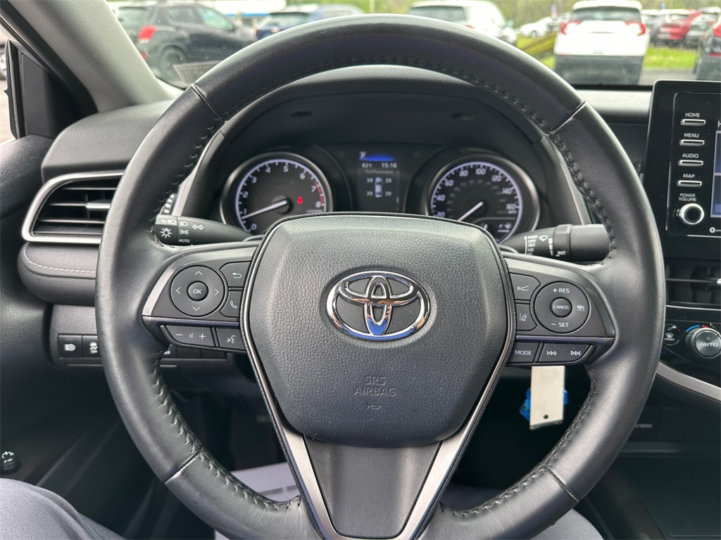 Vehicle image 15 of 32