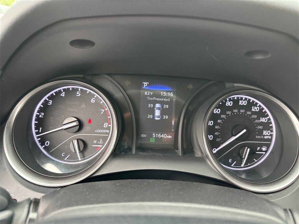 Vehicle image 16 of 32