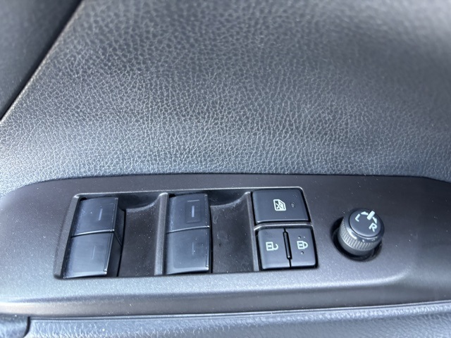 Vehicle image 14 of 37