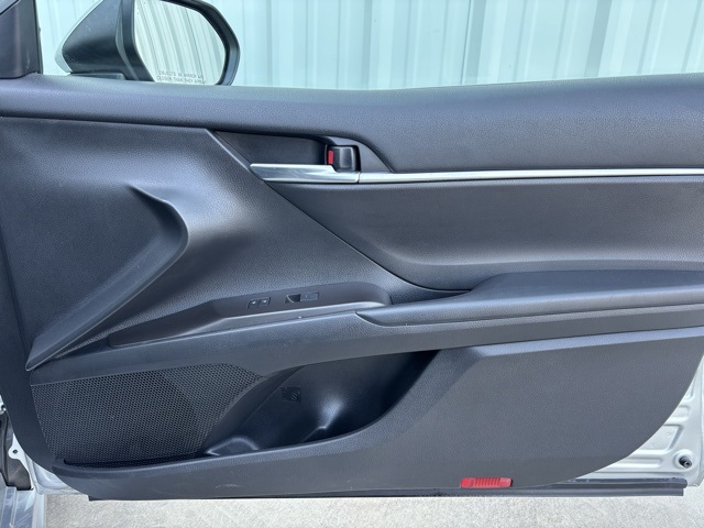 Vehicle image 35 of 37