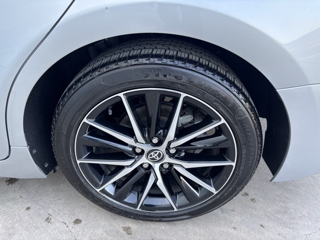 Vehicle image 9 of 37