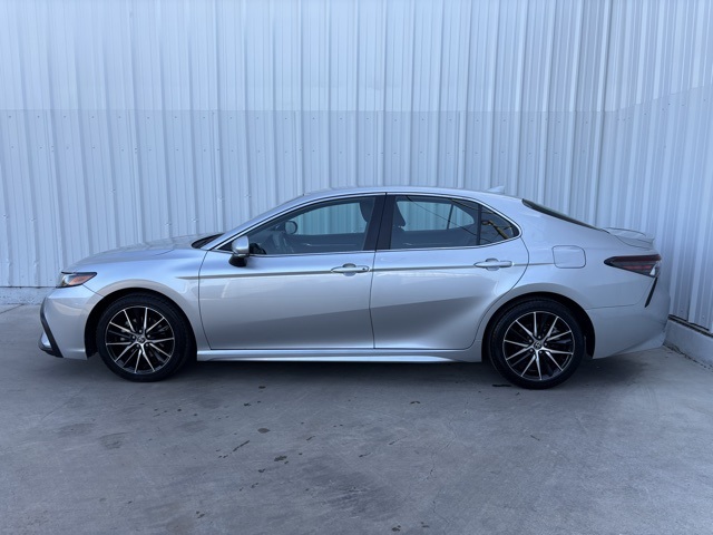Vehicle image 2 of 37