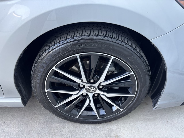 Vehicle image 12 of 37