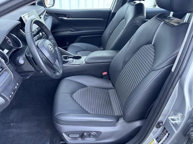 Vehicle image 17 of 37