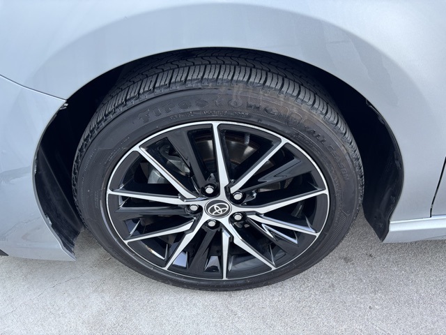 Vehicle image 10 of 37