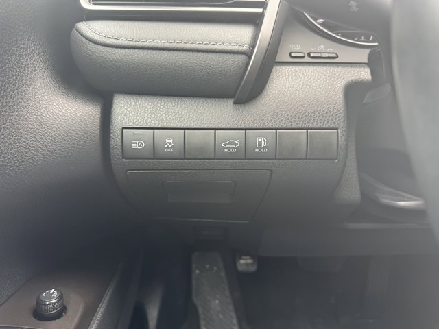Vehicle image 24 of 34
