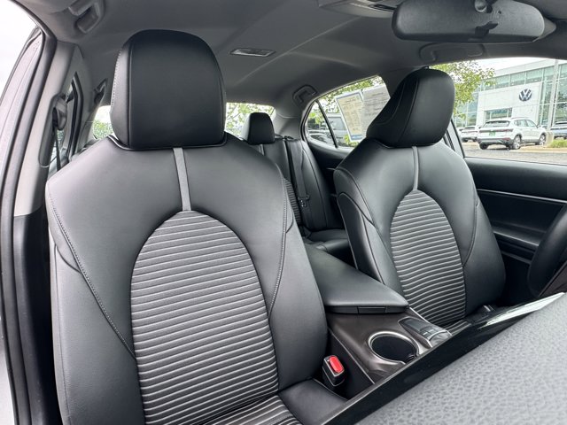 Vehicle image 29 of 34