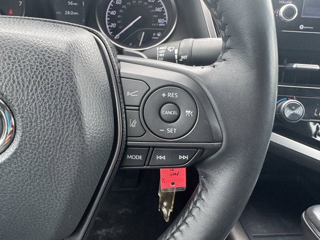 Vehicle image 21 of 34