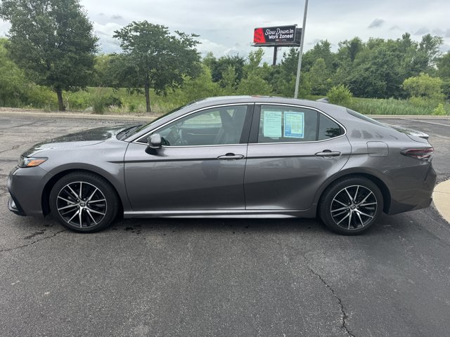 Vehicle image 8 of 34