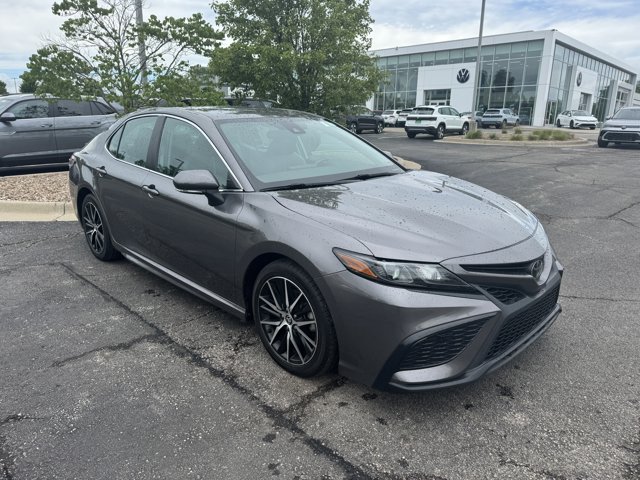 Vehicle image 4 of 34