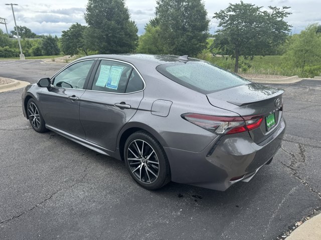 Vehicle image 7 of 34