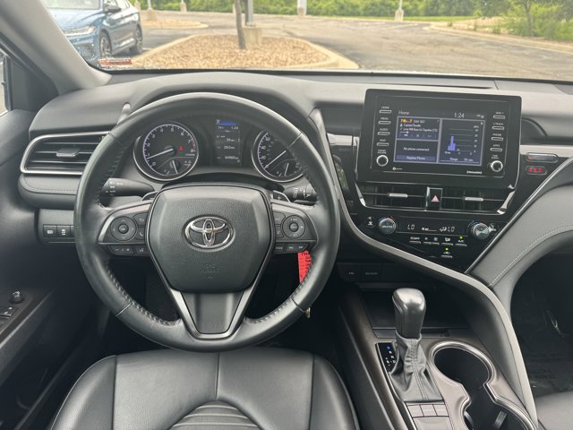 Vehicle image 10 of 34