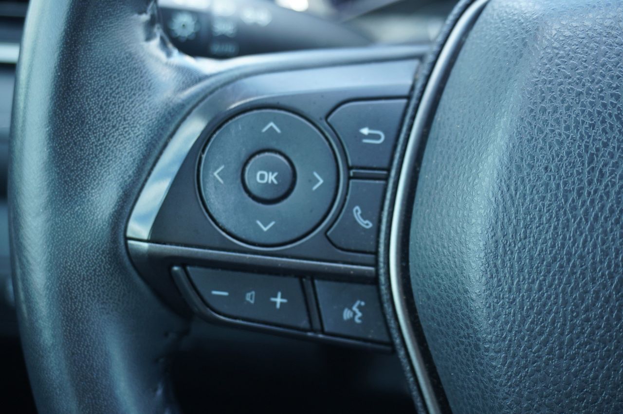 Vehicle image 19 of 30