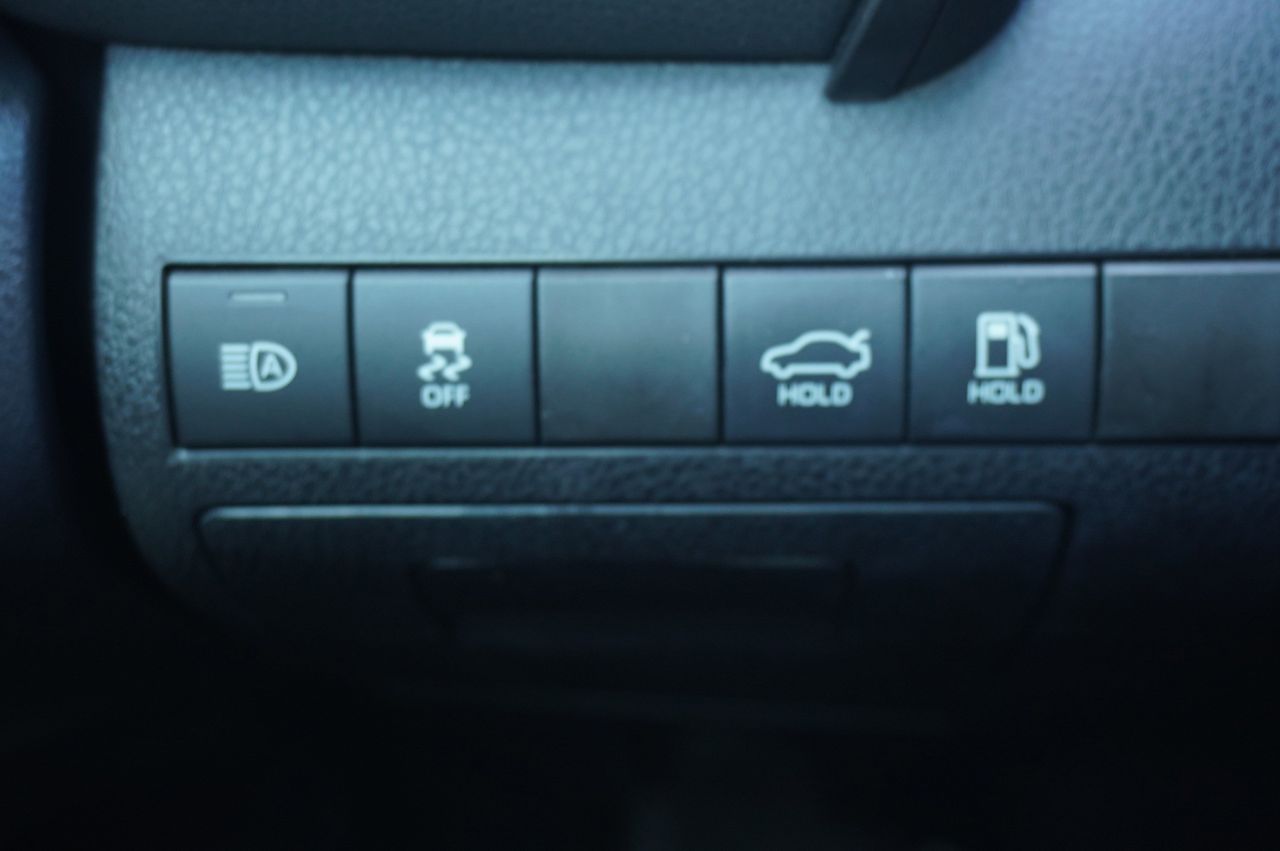 Vehicle image 22 of 30