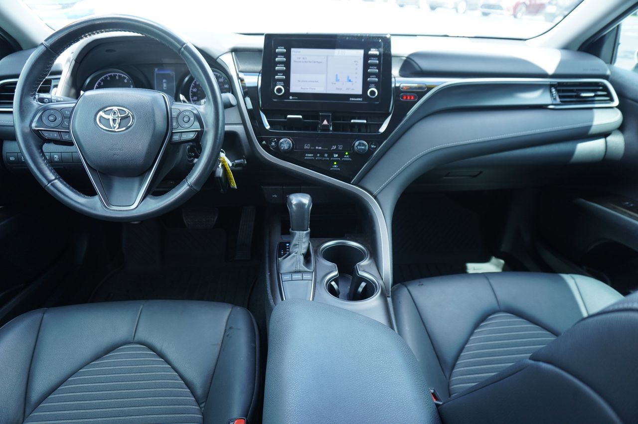 Vehicle image 10 of 30