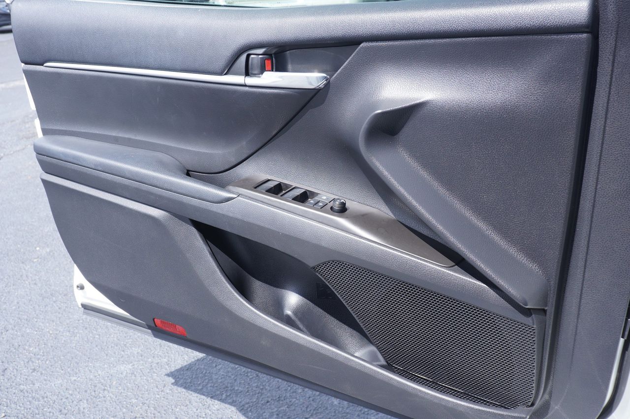 Vehicle image 24 of 30