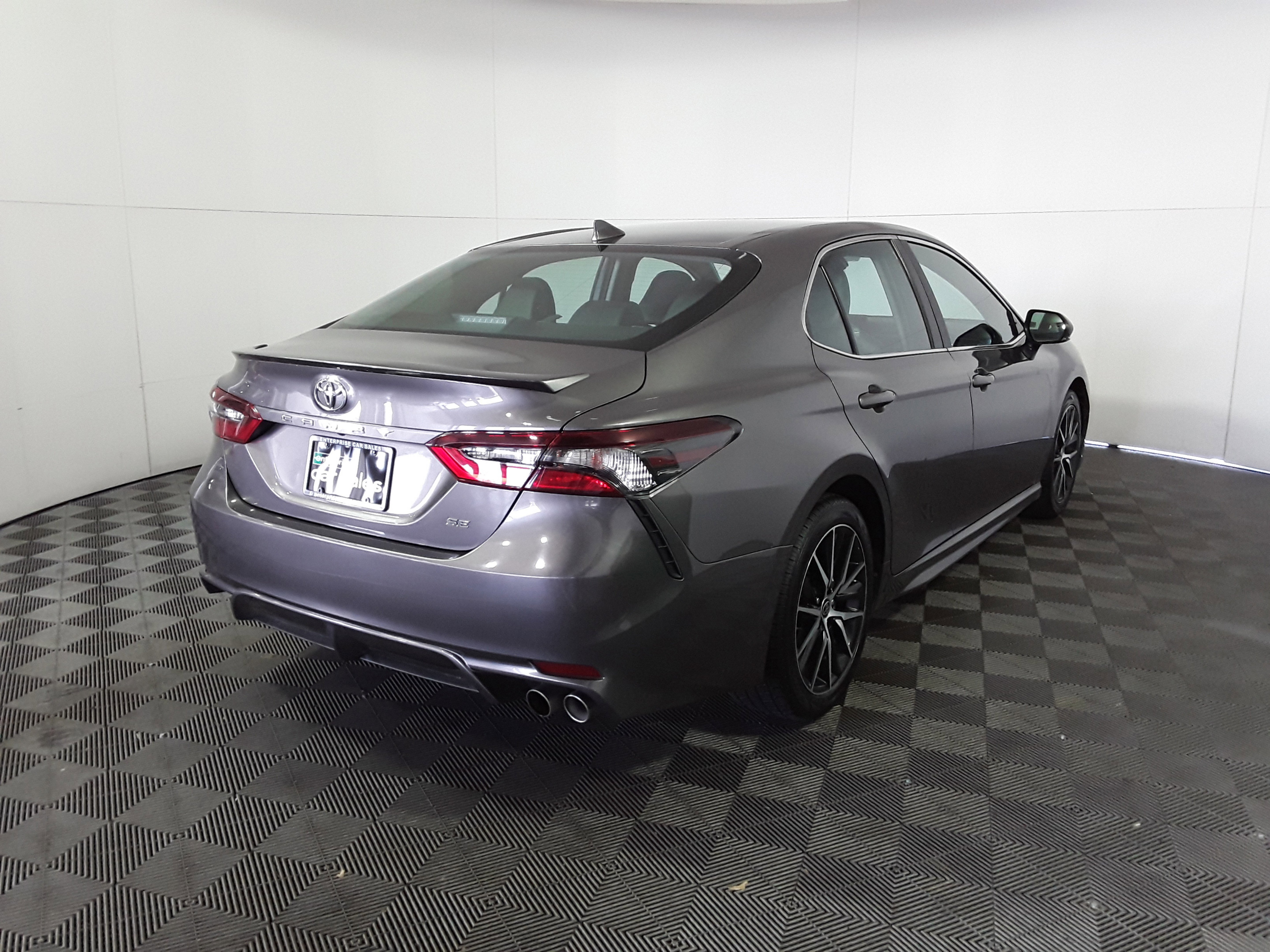Vehicle image 6 of 21