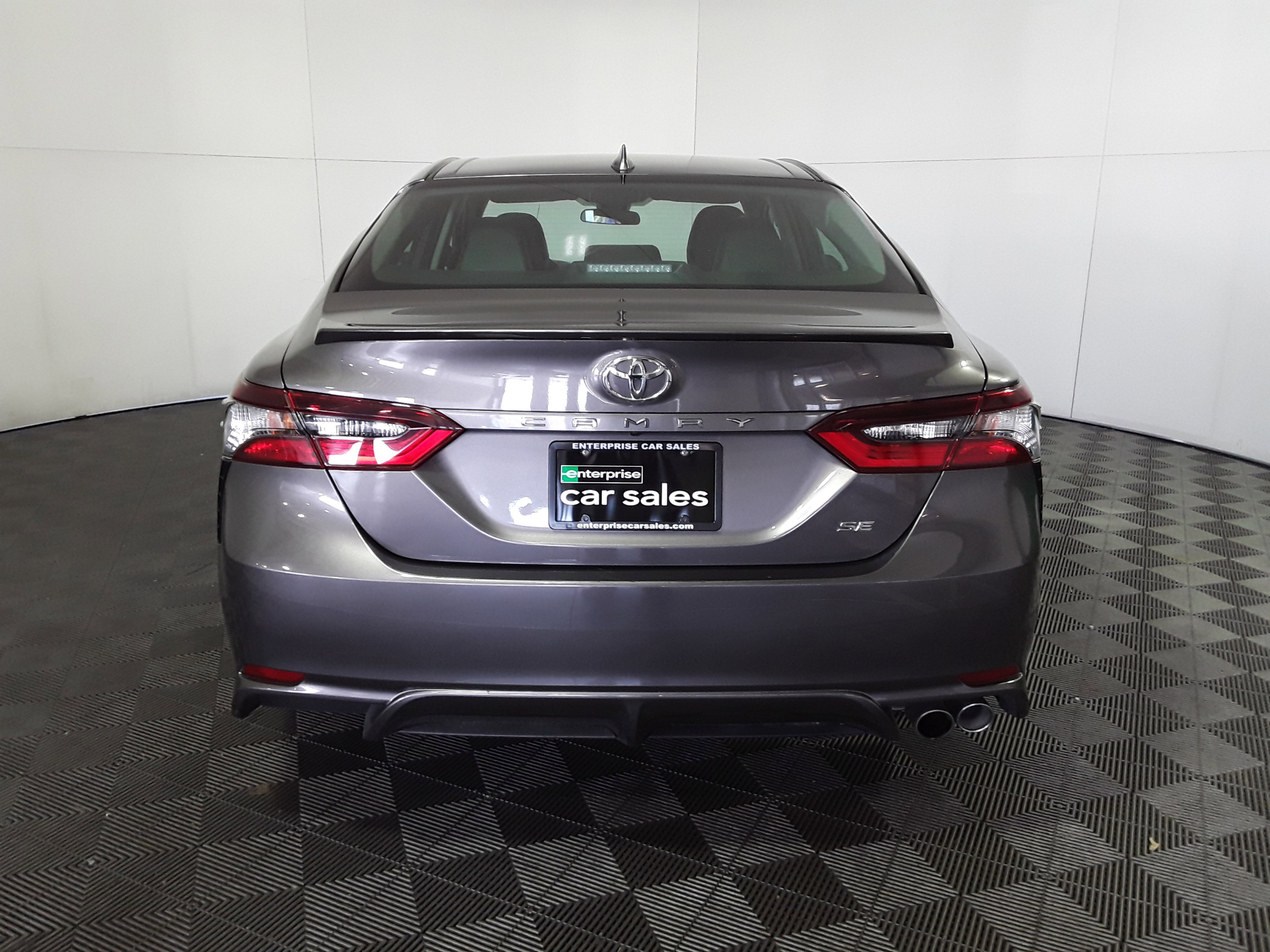 Vehicle image 8 of 21