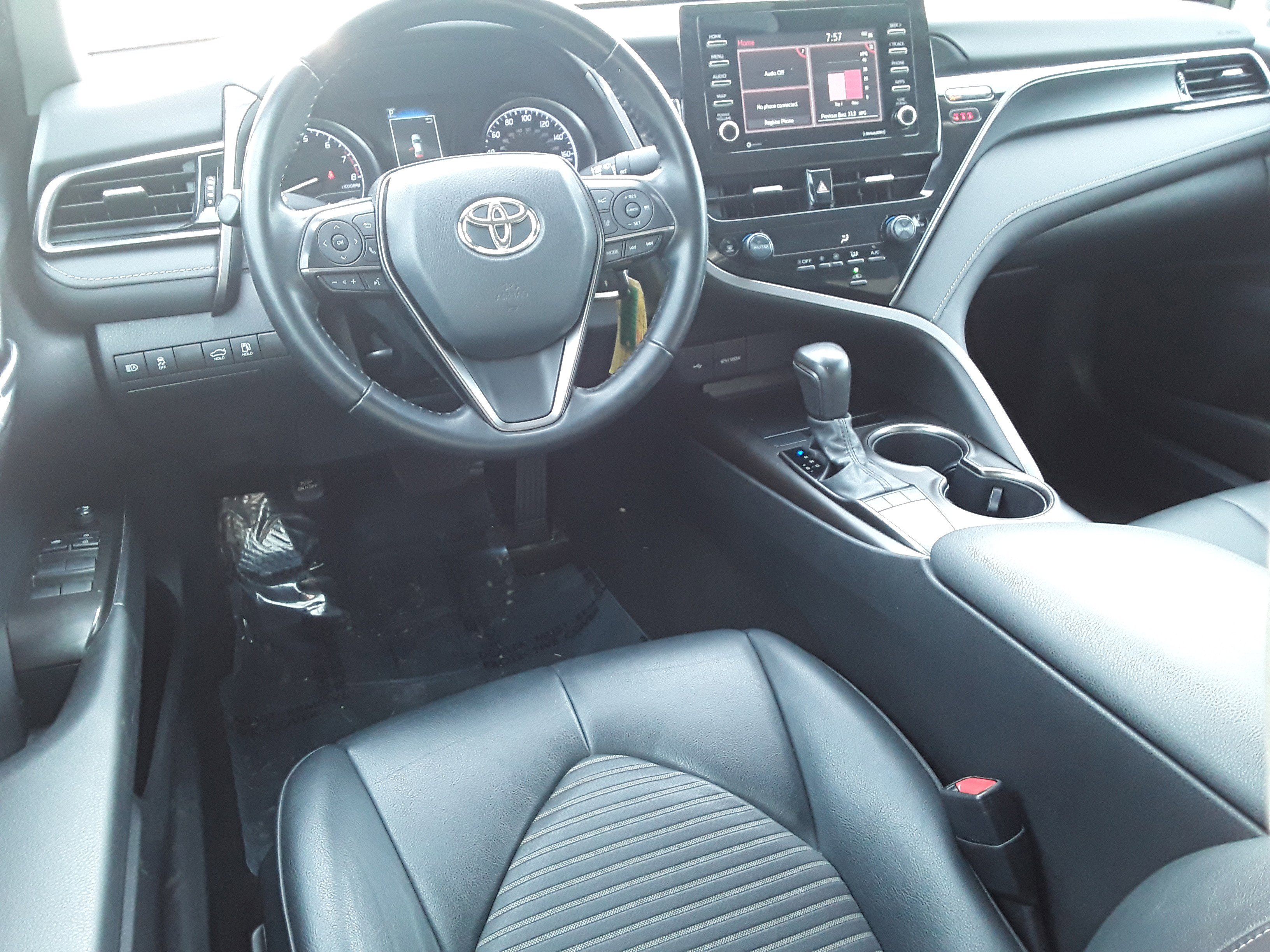 Vehicle image 8 of 13