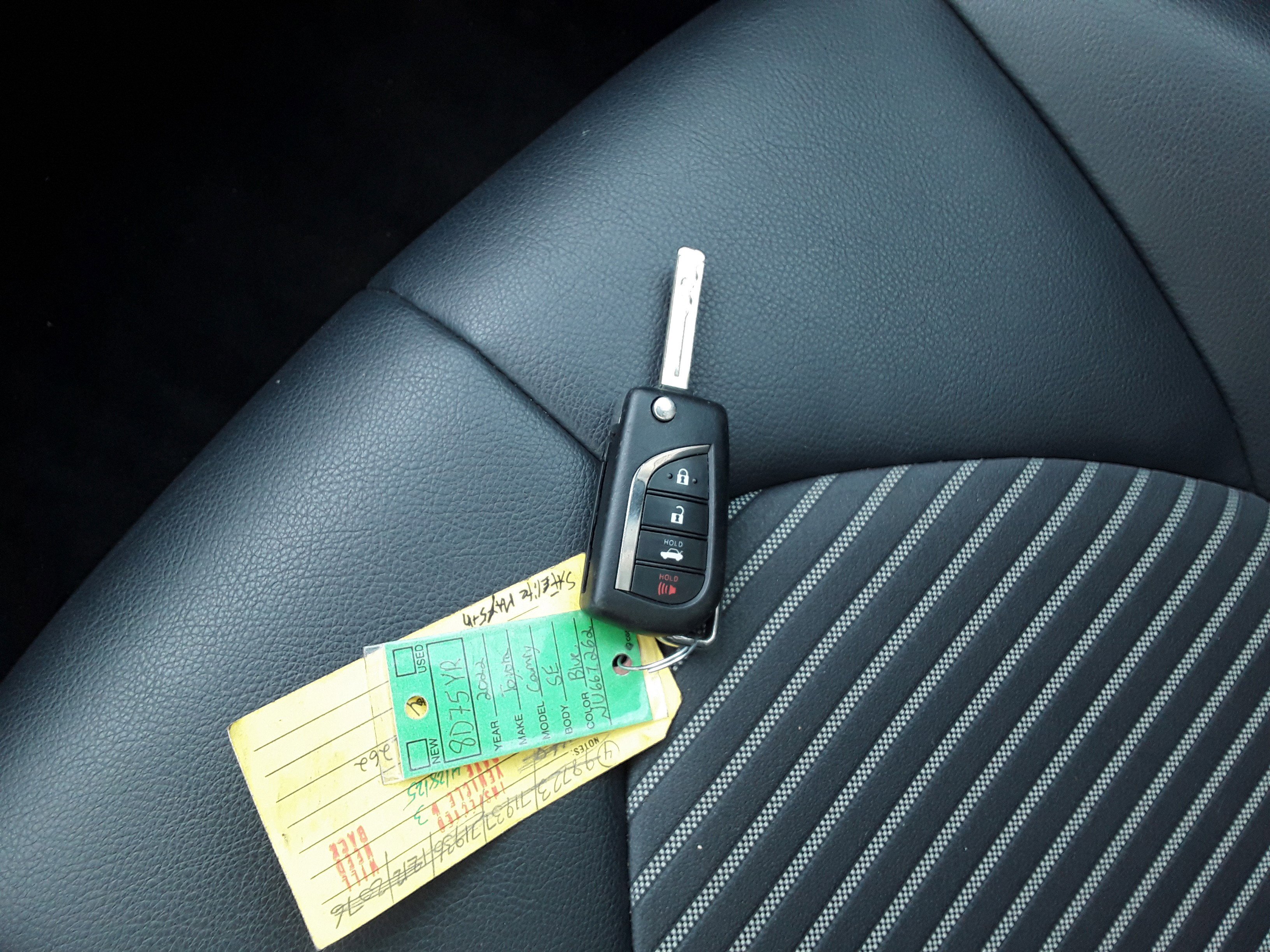 Vehicle image 11 of 13