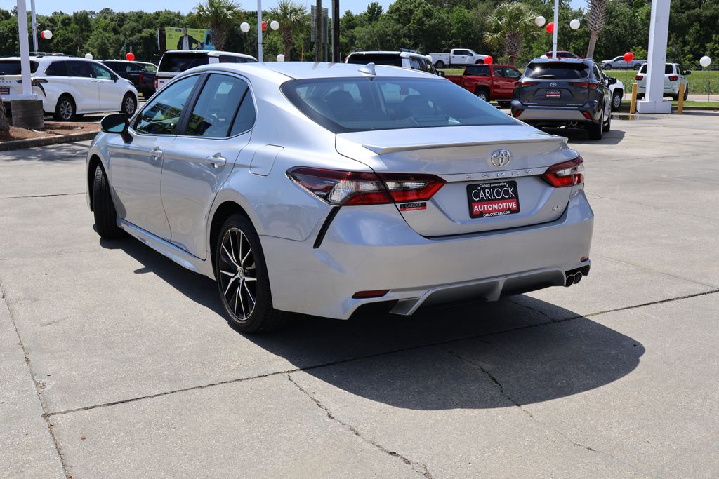 Vehicle image 7 of 25
