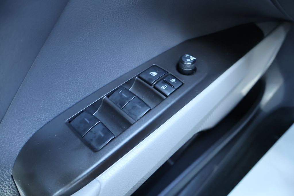 Vehicle image 22 of 25