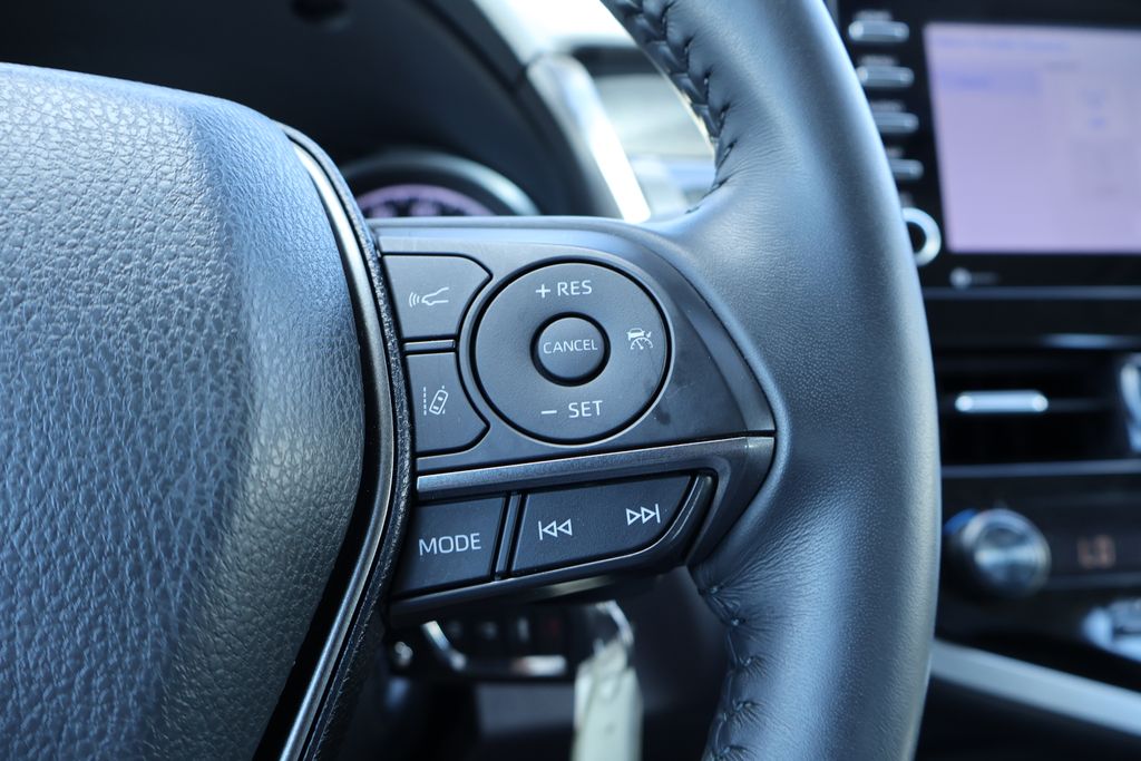Vehicle image 19 of 25
