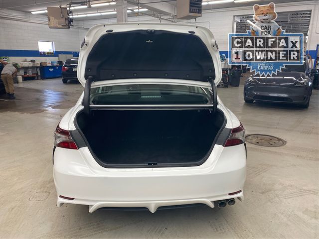 Vehicle image 10 of 23