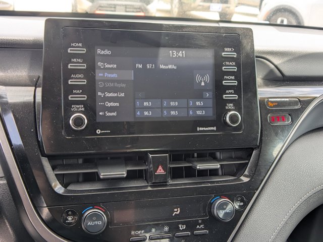 Vehicle image 16 of 29